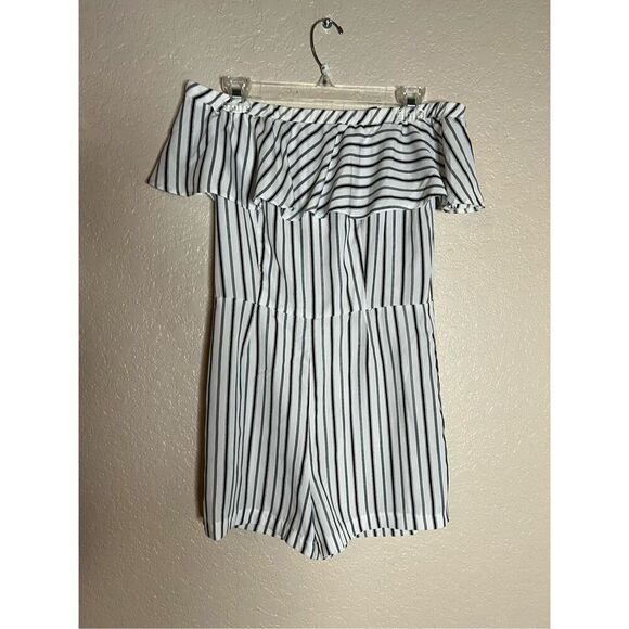 Alythea pinstripe sleeveless romper with back zipper - size medium - Picture 1 of 4